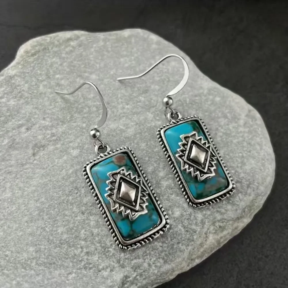 ✨🆕✨Gorgeous BoHo Silver Tone Southwest Turquoise Decor Dangle Earrings ✨